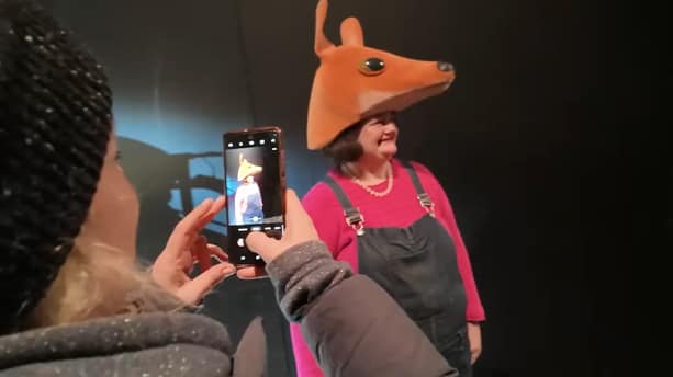 Frau mit einem Fuchs-KKostüm