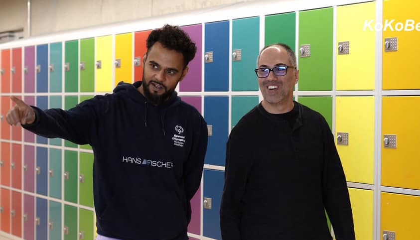 Fatih mit einem Lehrer der OSK