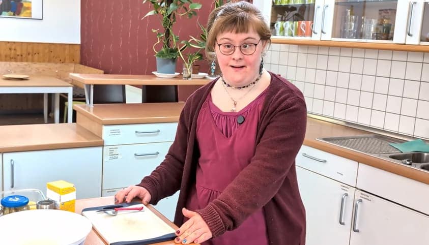 Foto von Laura in der Küche